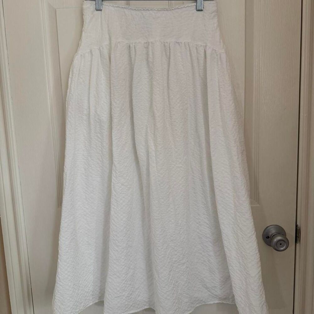 Women's White Skirt